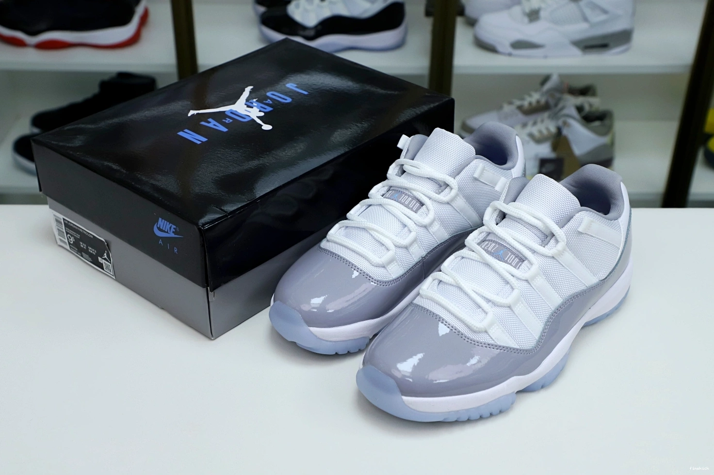 Low Retro Jordan Grey